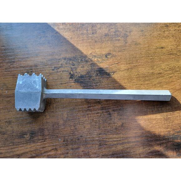 Vintage Aluminum 8" Meat Tenderizer -Fine/Coarse Pounder - Taiwan - Picture 1 of 6